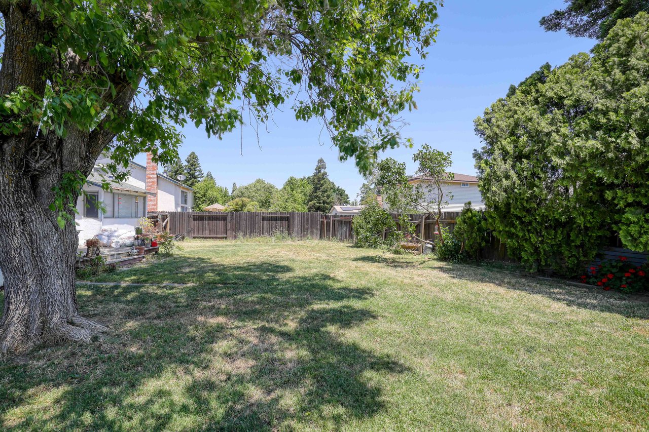  770 N Lincoln St, Dixon, CA 95620