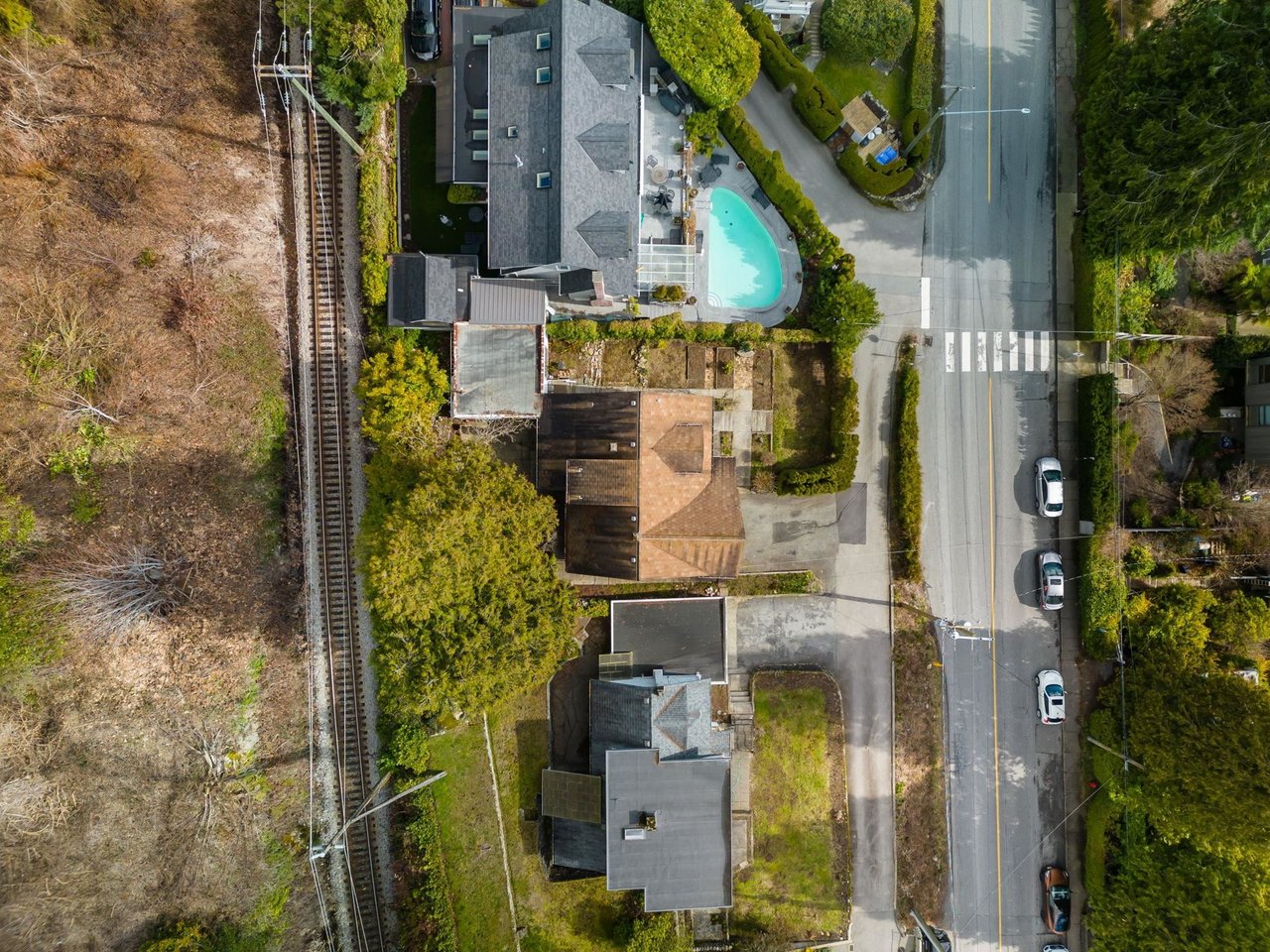 3379 Marine Dr