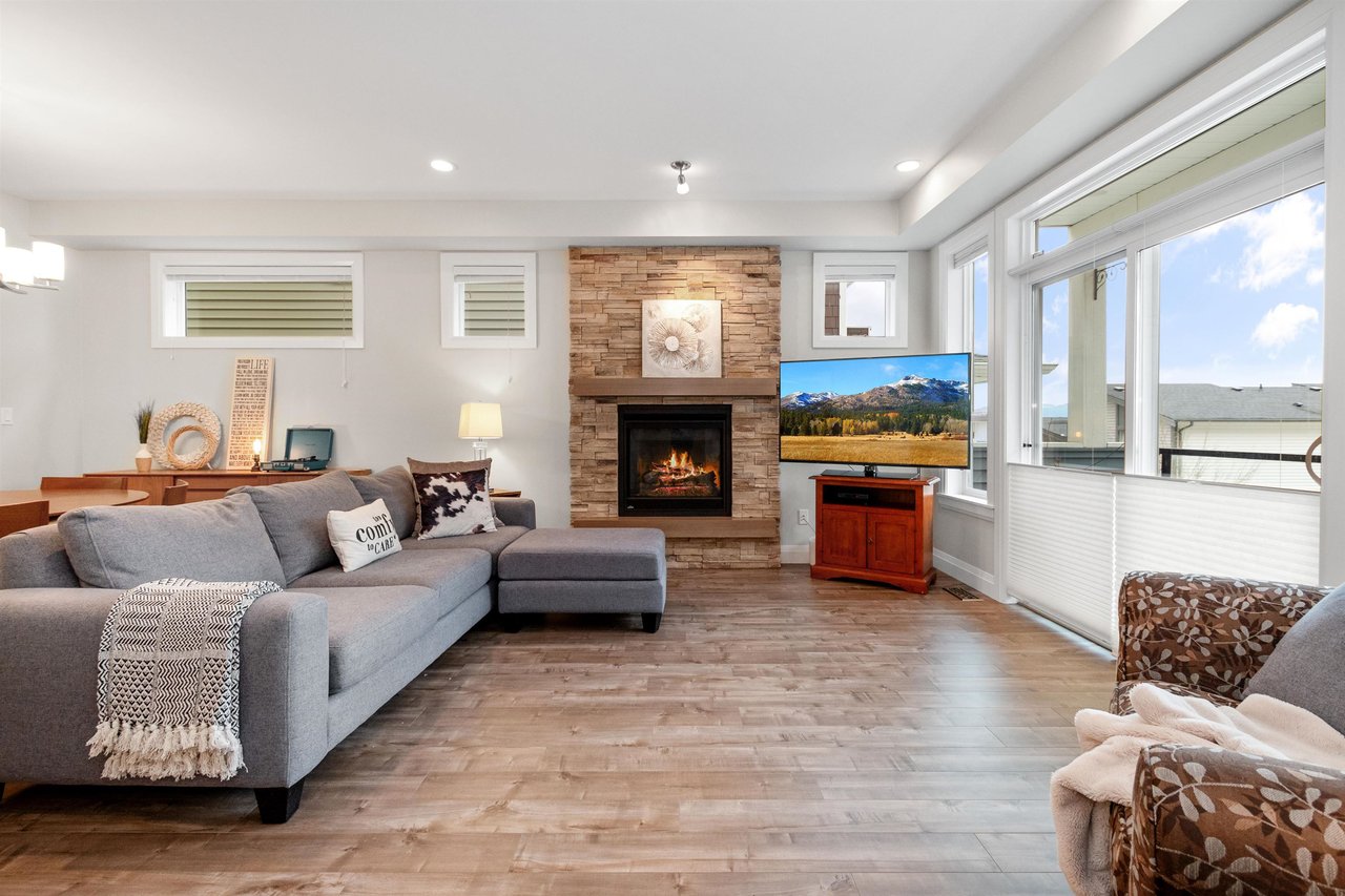 18-47042 Macfarlane Pl