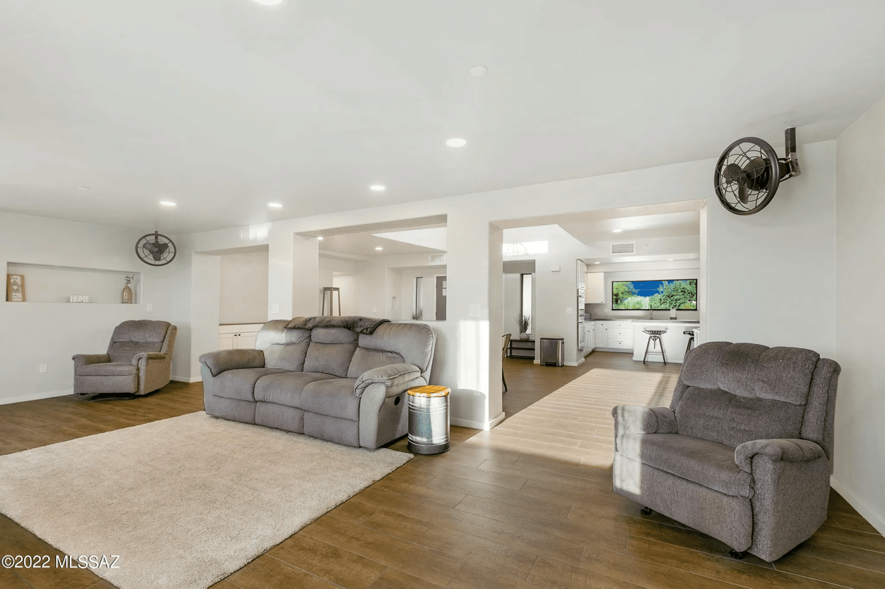 2236 W Owl Head Pl