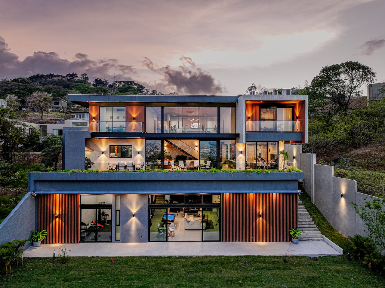 Panoramic City View Estate Home, Escazu, San Jose