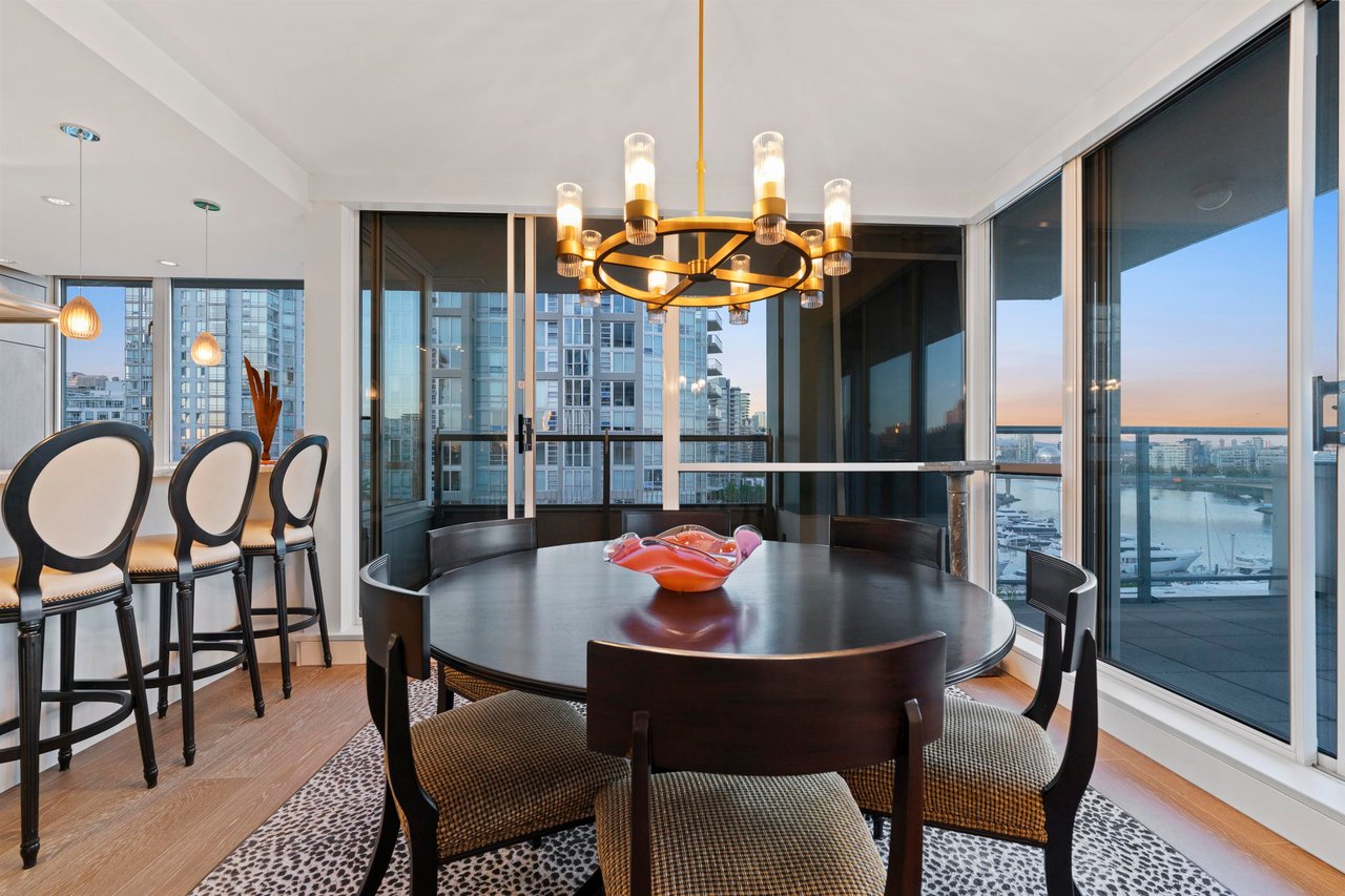 1006-1288 Marinaside Cres