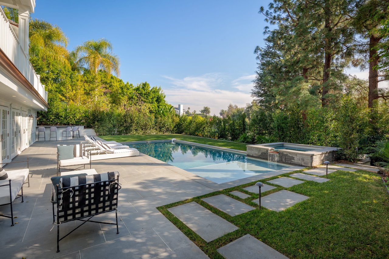 Exquisite Estate in Prime Riviera