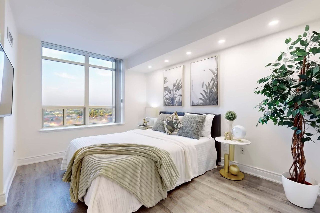 75 King William Cres Unit: LPH13