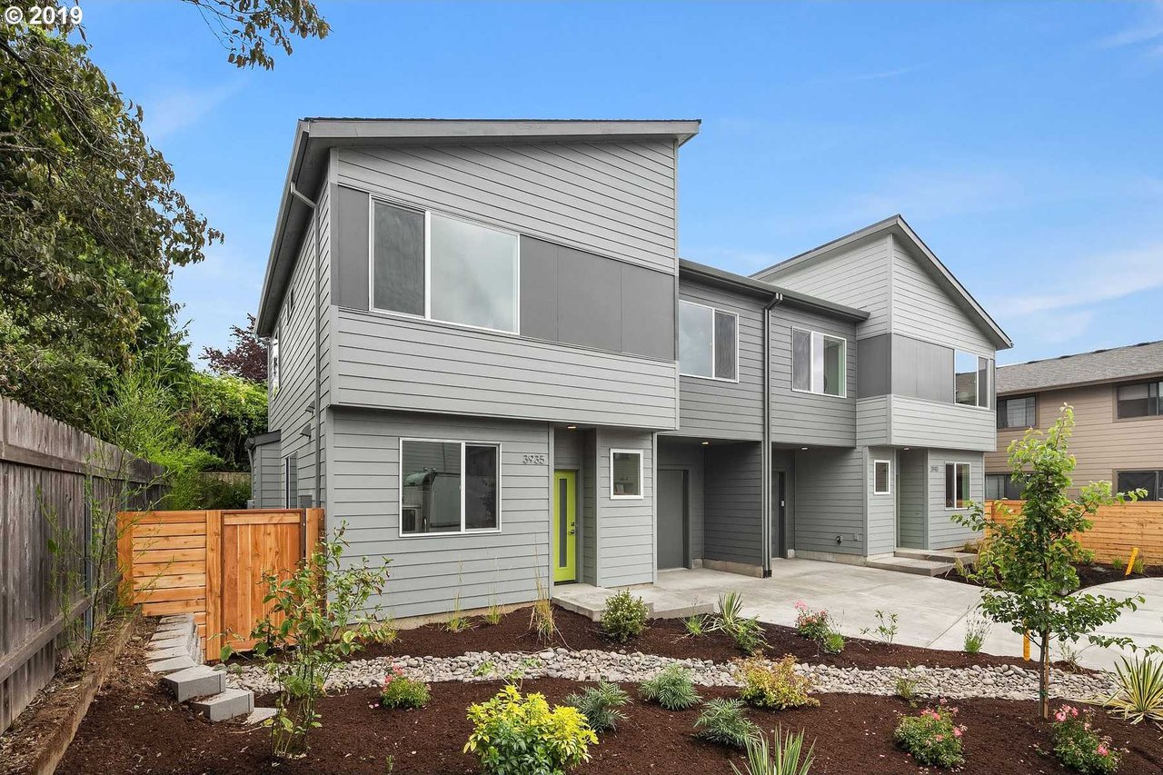 3911 SE Franklin Ct