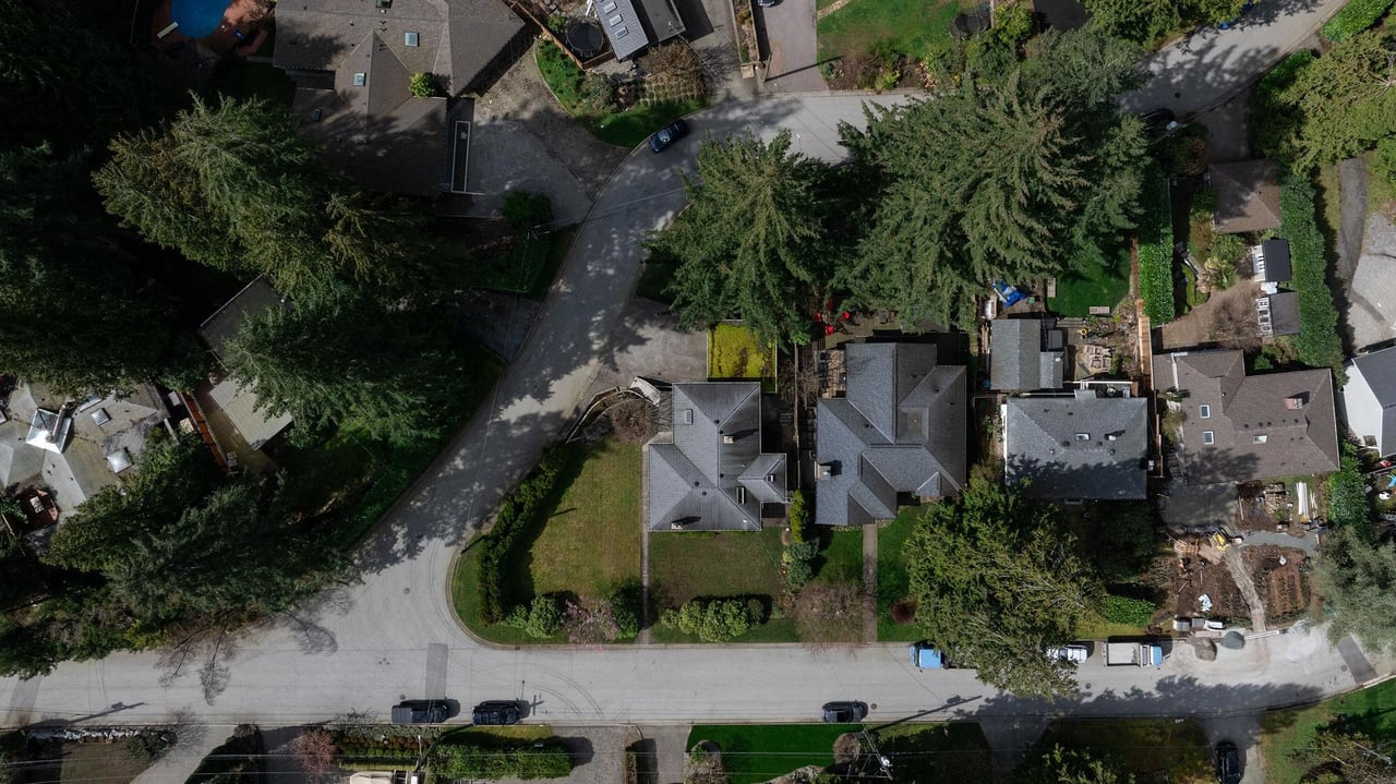 4143 Virginia Crescent, North Vancouver