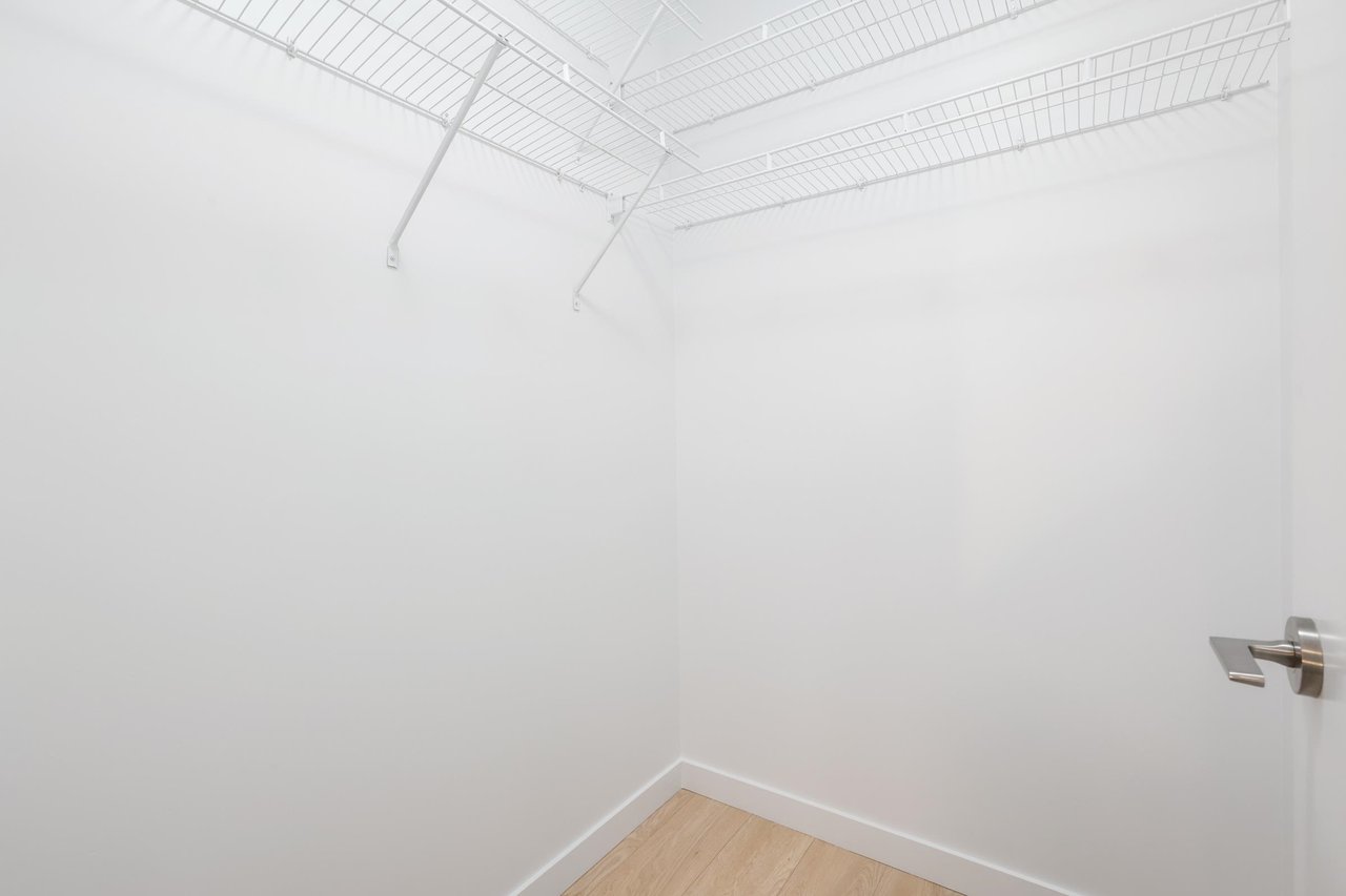 305-933 E Hastings Street, Vancouver