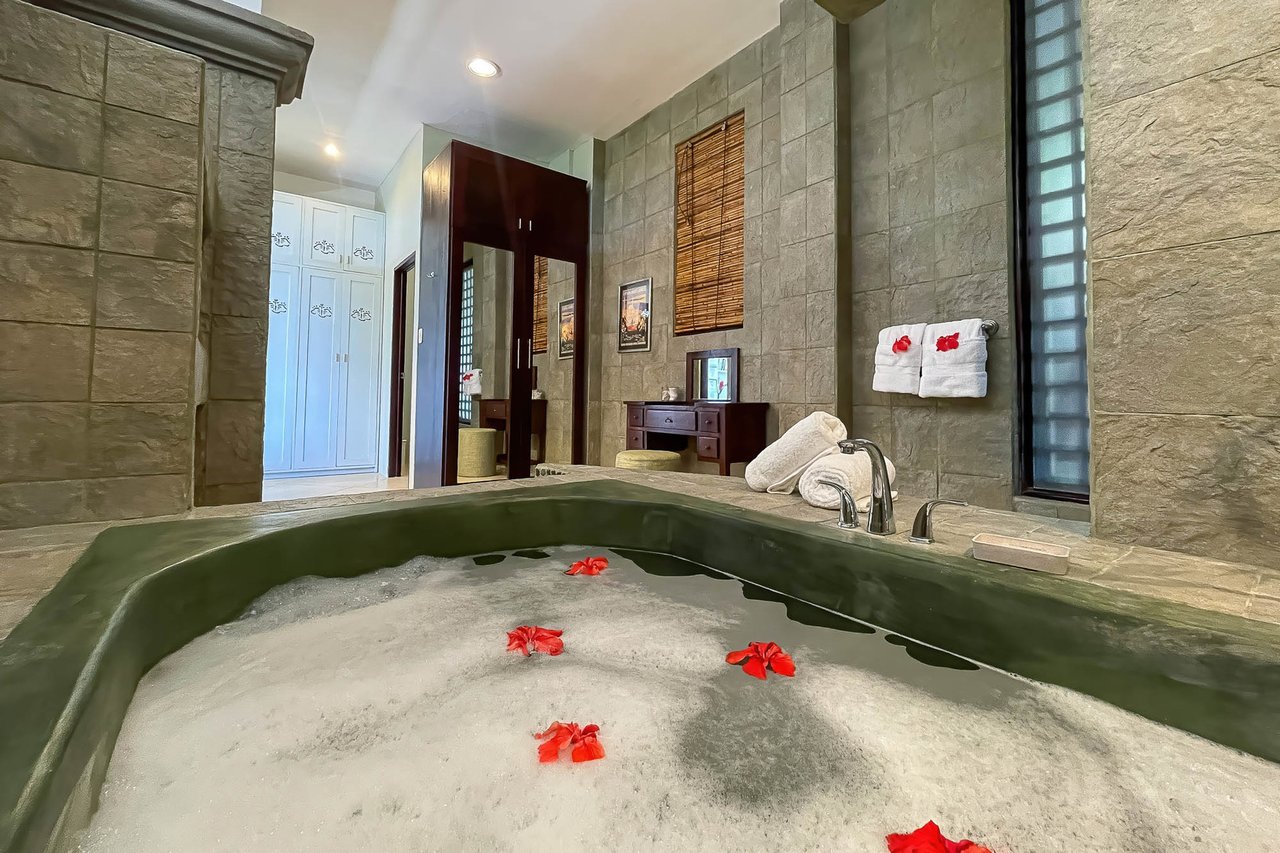 Balinese Tropical Rental Villa, Manuel Antonio, Puntarenas