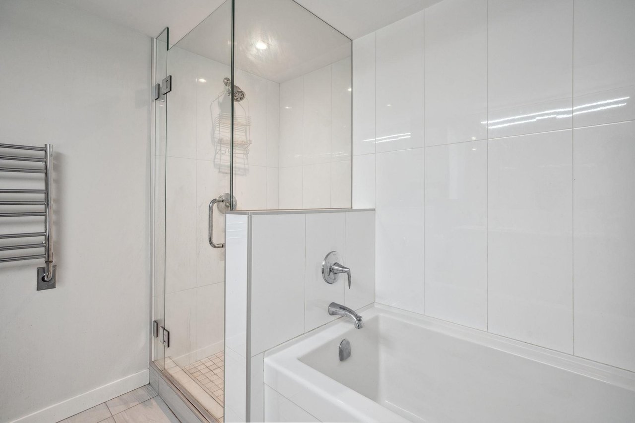 2702-717 Jervis St