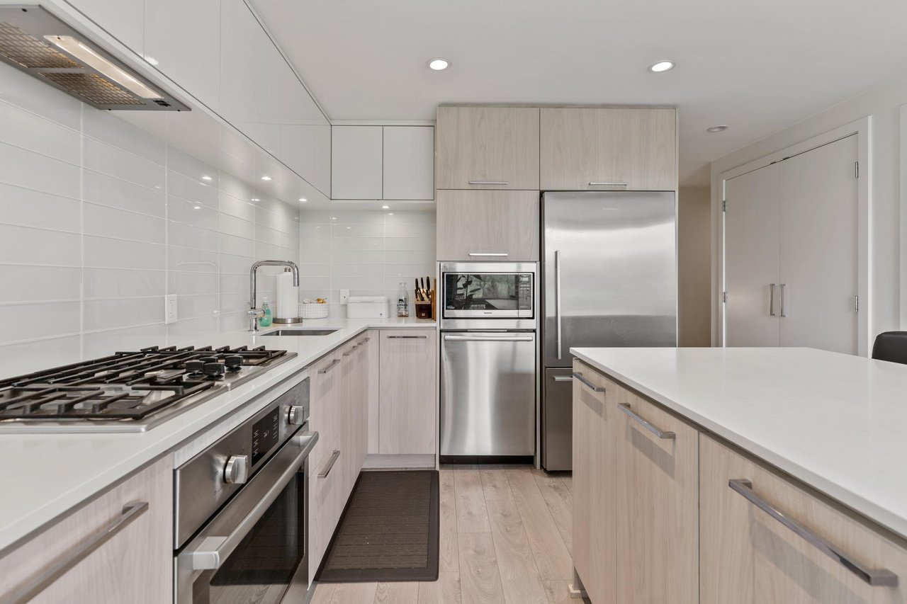 1608-680 Seylynn Cres
