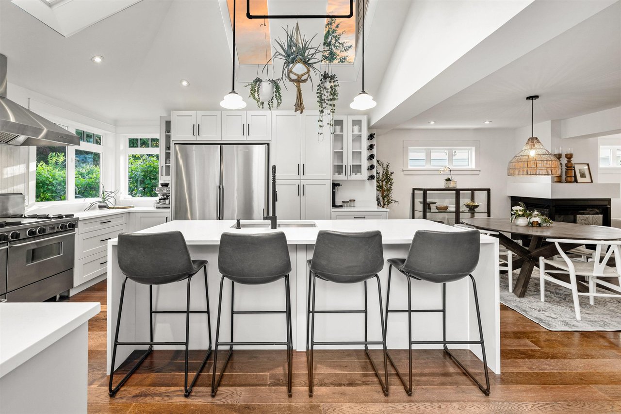 4365 Raeburn Street, North Vancouver