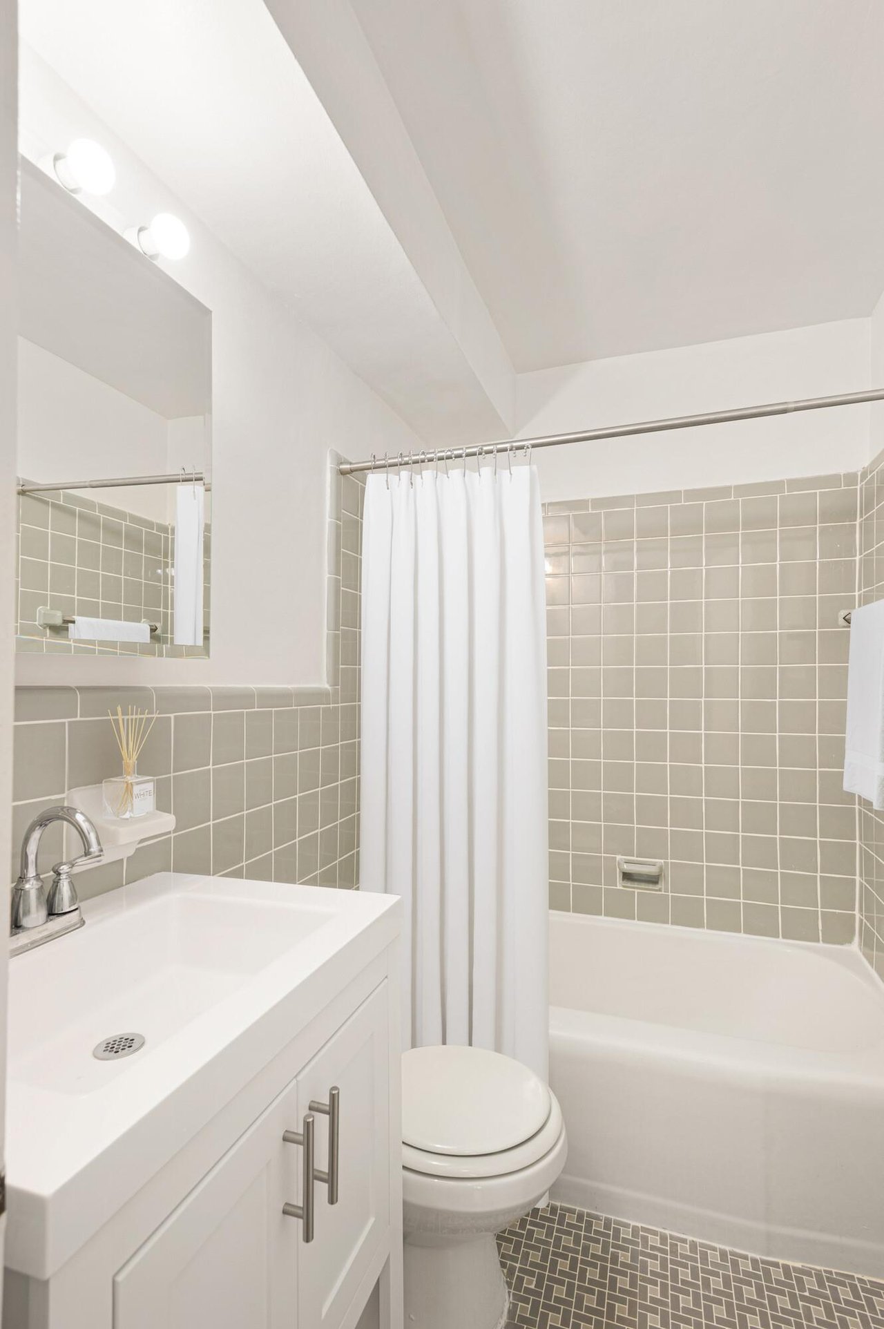 310 East 70th Street, Apt 2-F