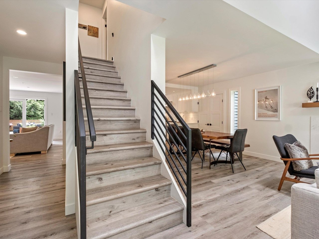 8309 Valley Dr