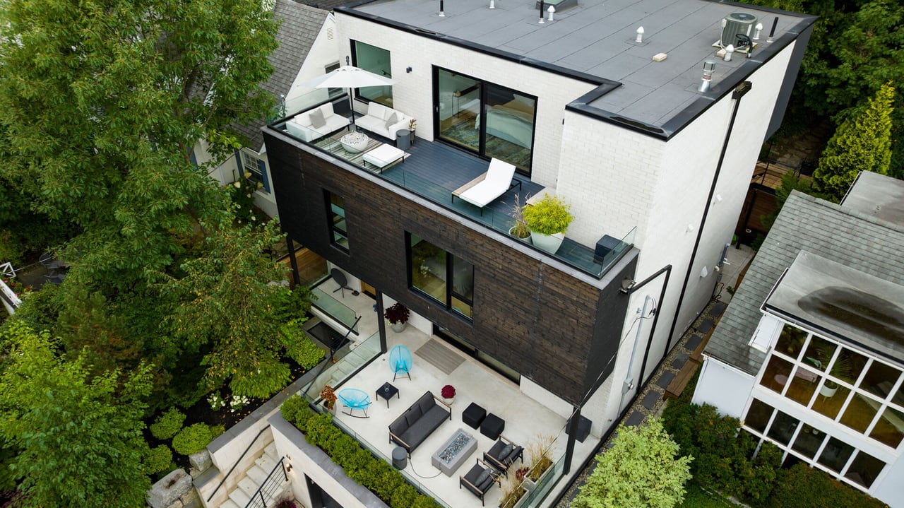 Ellis Park - High Park Contemporary Home