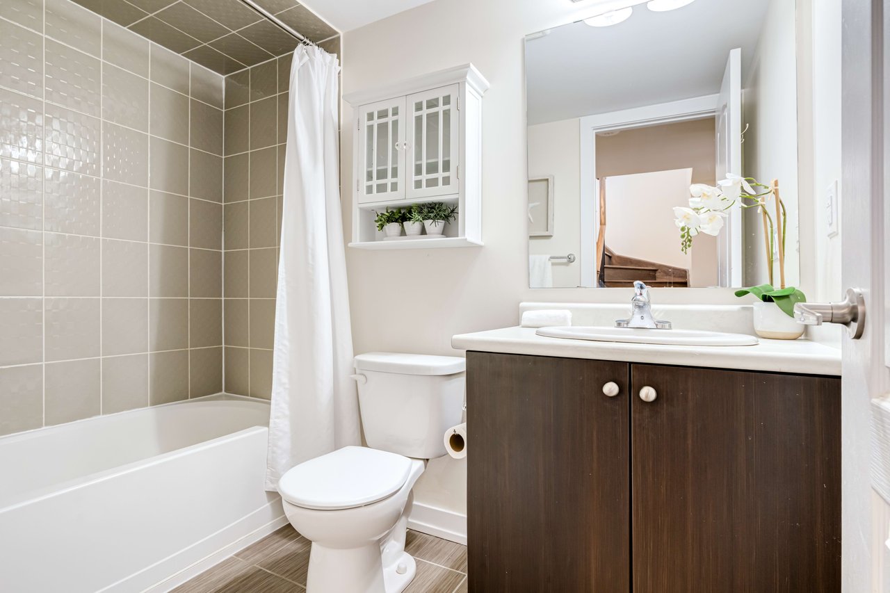112-2 Dunsheath Way