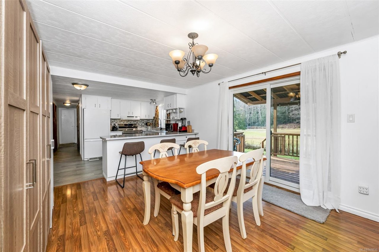 3398 Ridgeview Cres