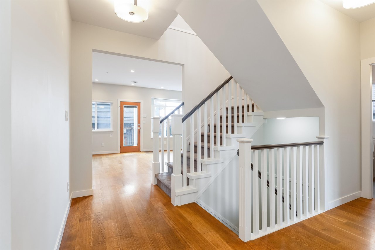 2128 Newport Ave