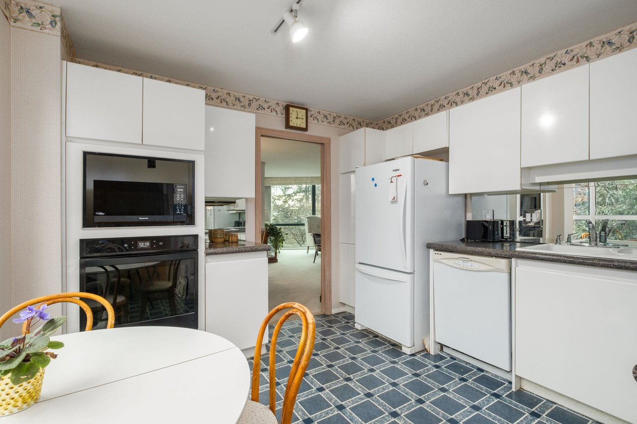 101-1427 Duchess Ave