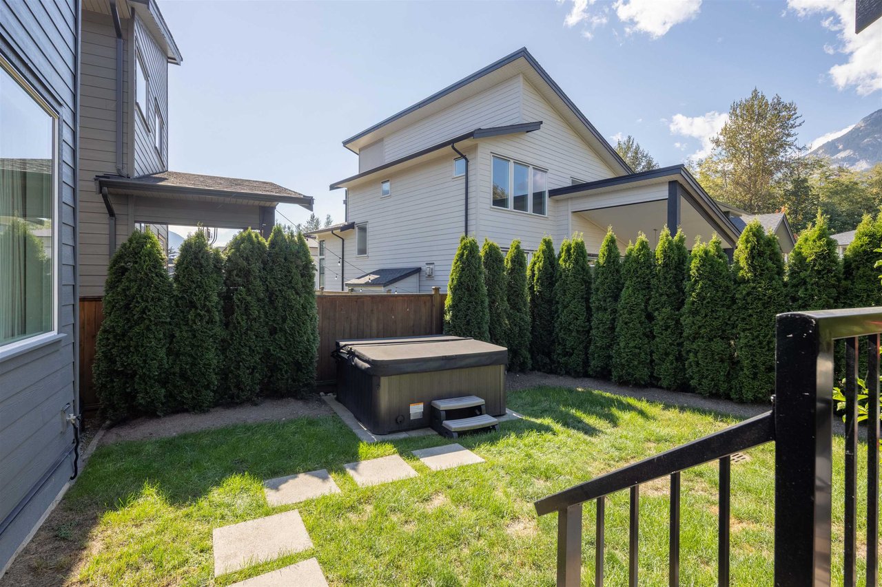 39303 Mockingbird Cres