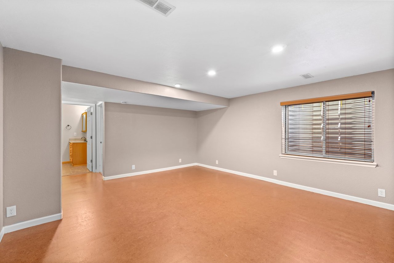 5096 Sand Hill Drive