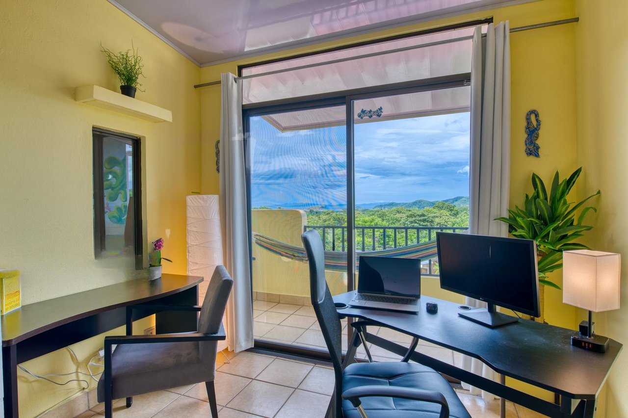 Vista Perfecta Unit 7: Oceanview One-Bedroom Oasis