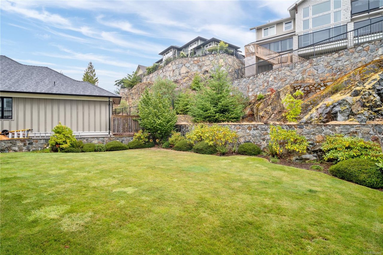 1260 Rockhampton Close