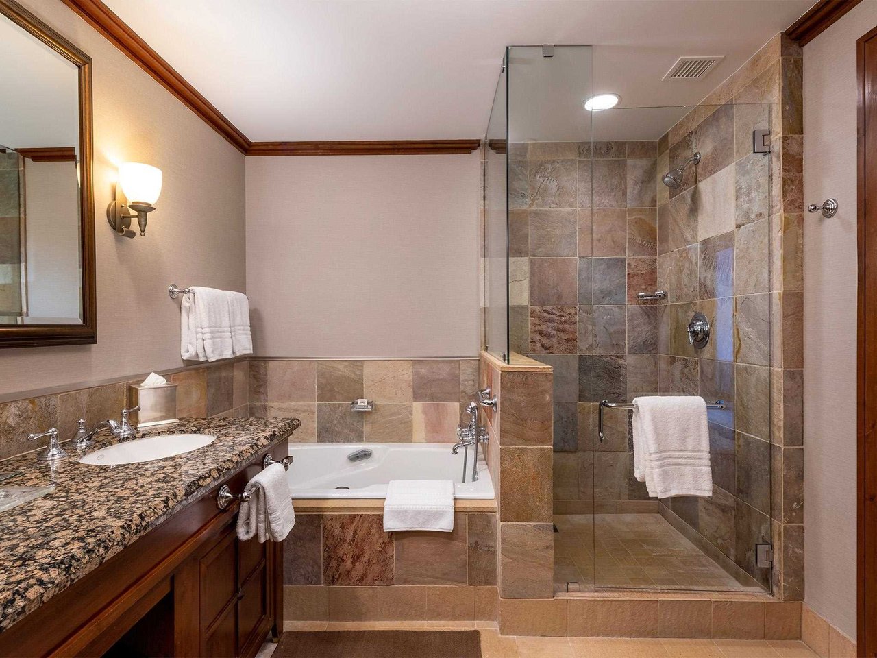 557-4591 Blackcomb Wy