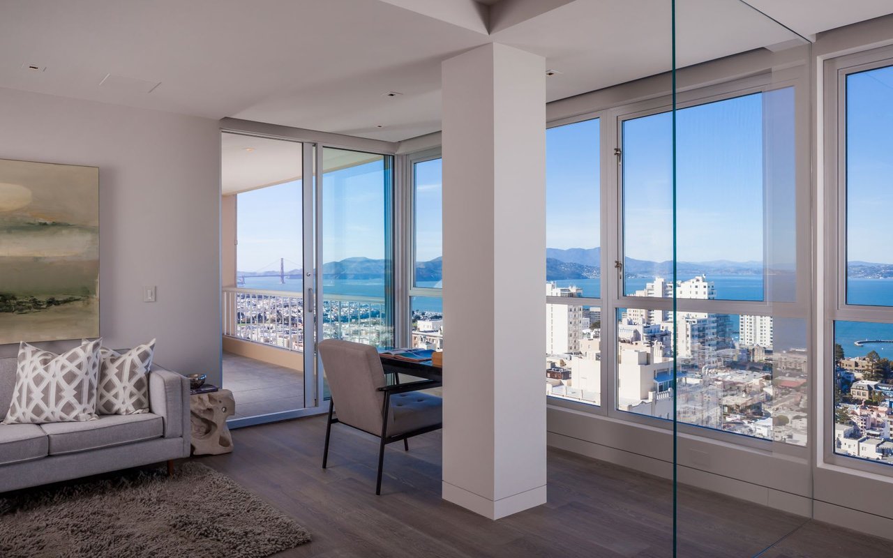 Panoramic Views at 1070 Green