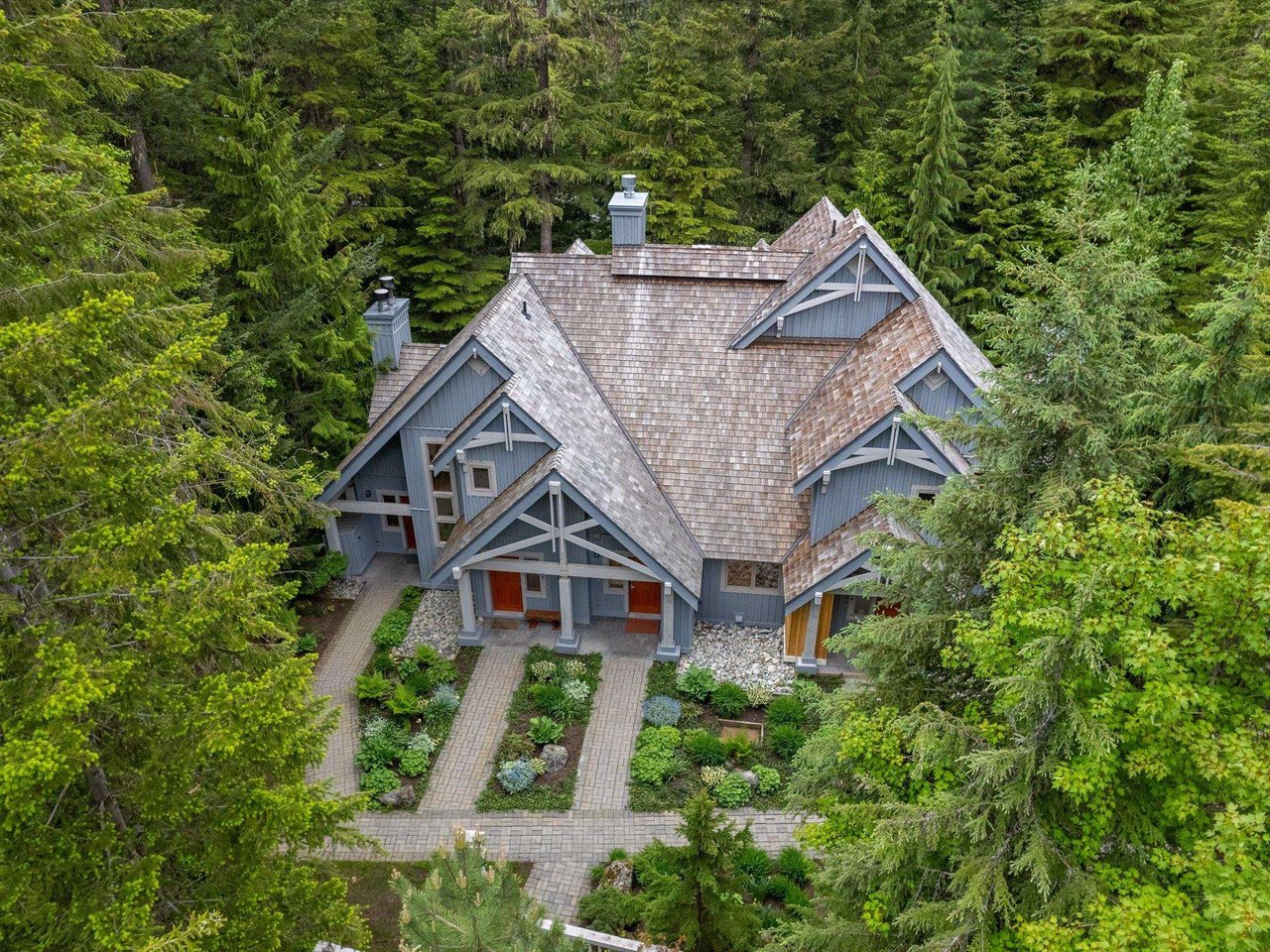 21-4661 Blackcomb Wy