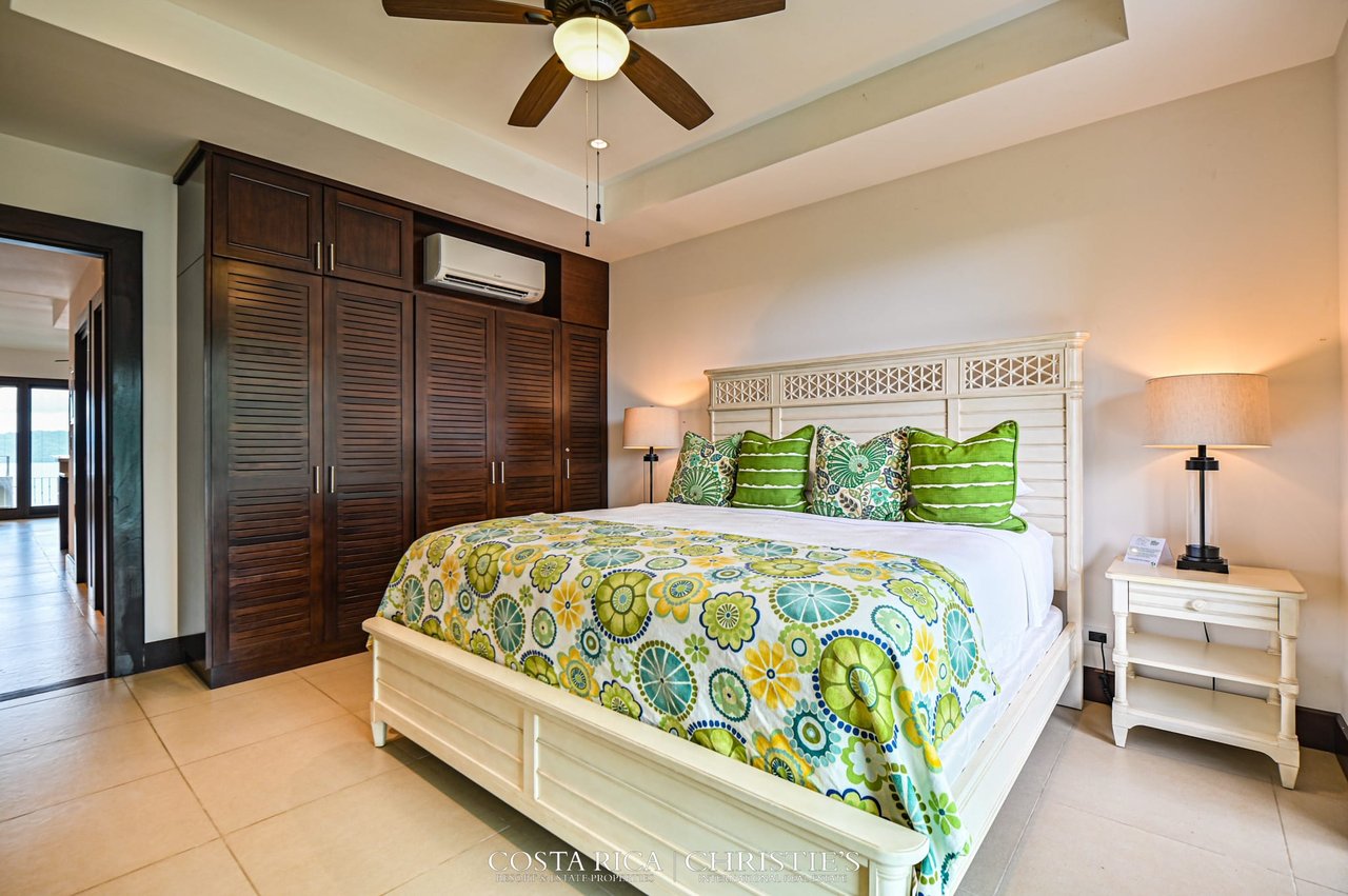 360 - 306 Splendor Condo