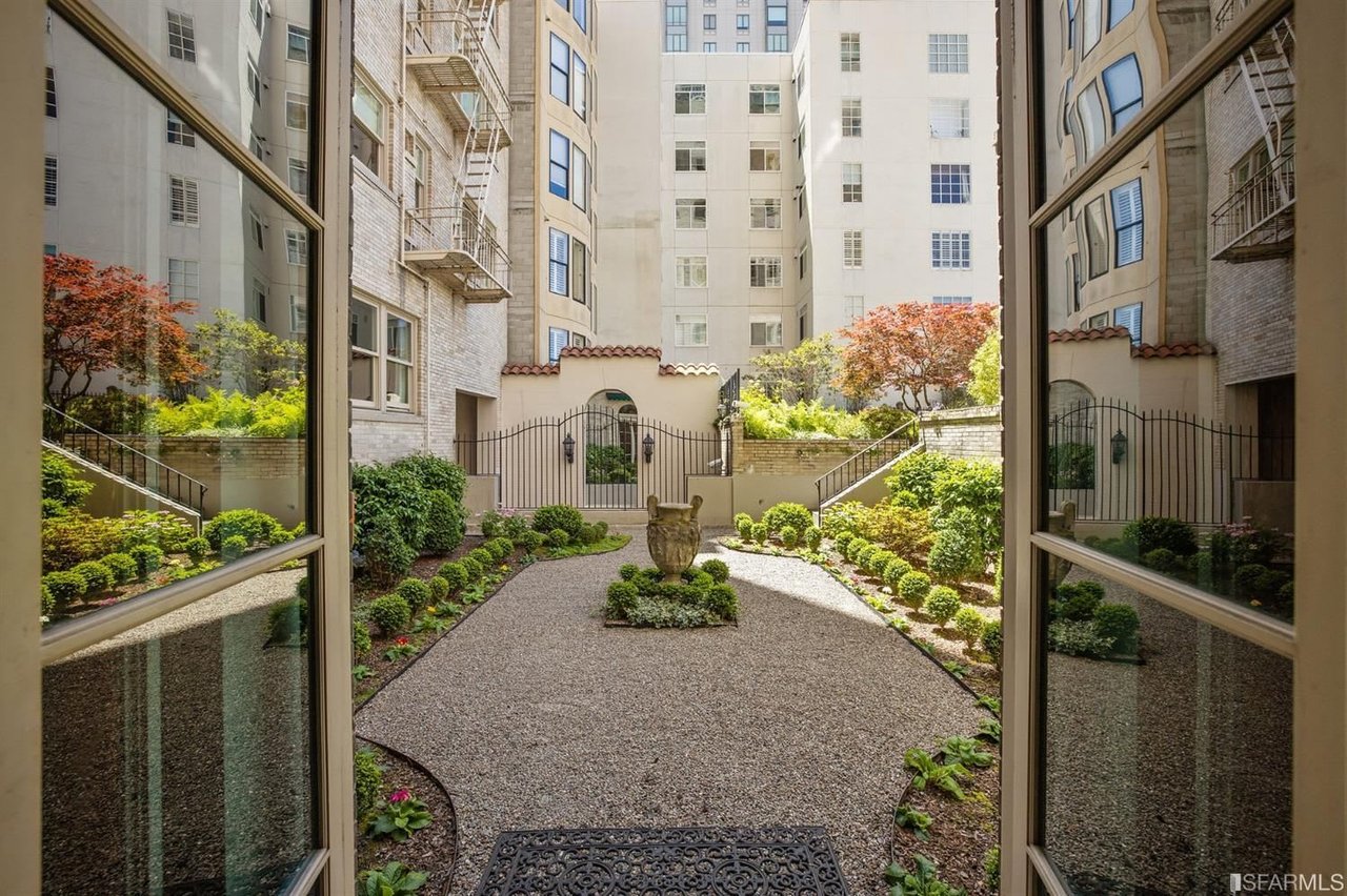 Iconic, Rarely Available Nob Hill Penthouse