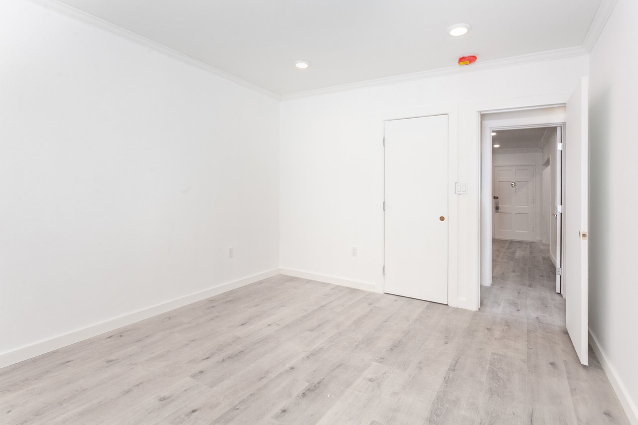 Remodeled Unit in Prime Beverly Hills