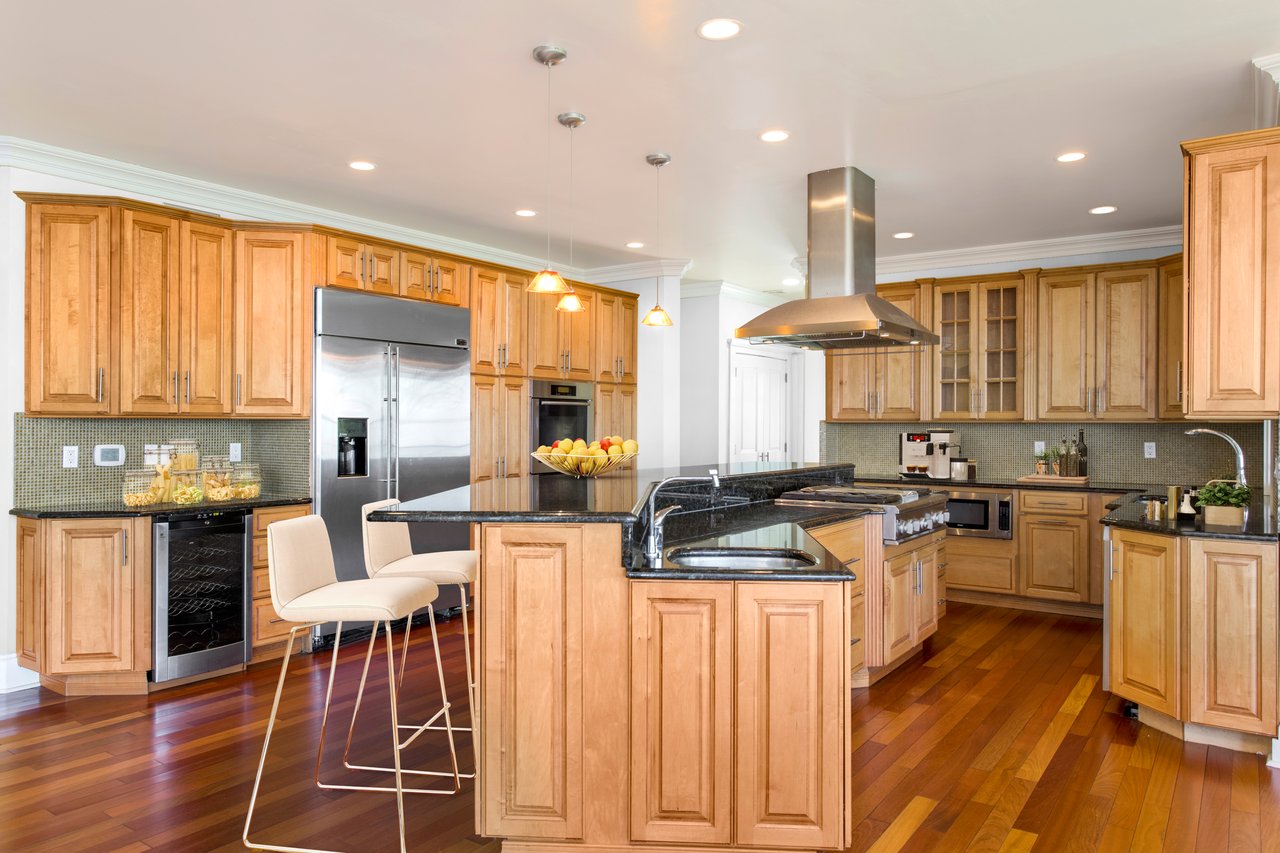 106 Crescent Ct
