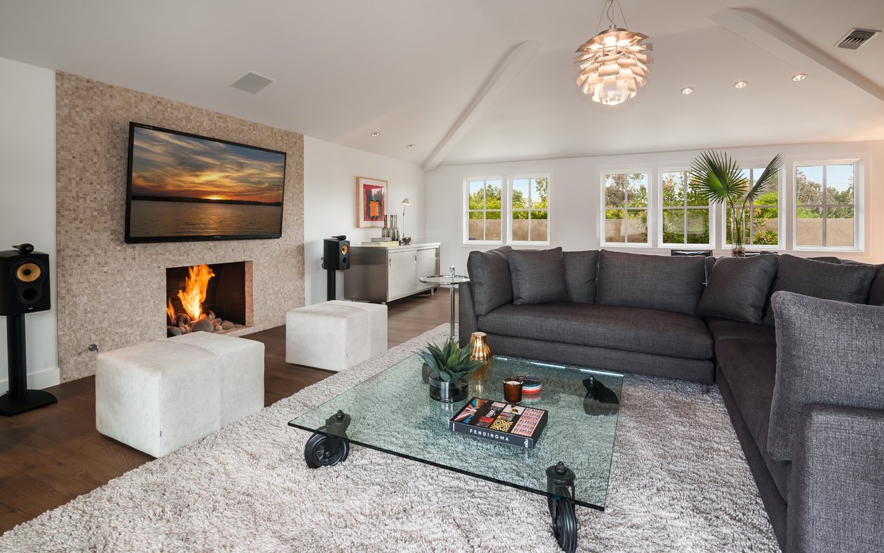 2706 Lighthouse Ln