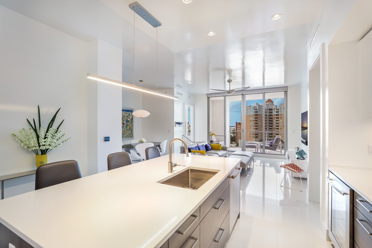 111 S Pineapple Ave #1008