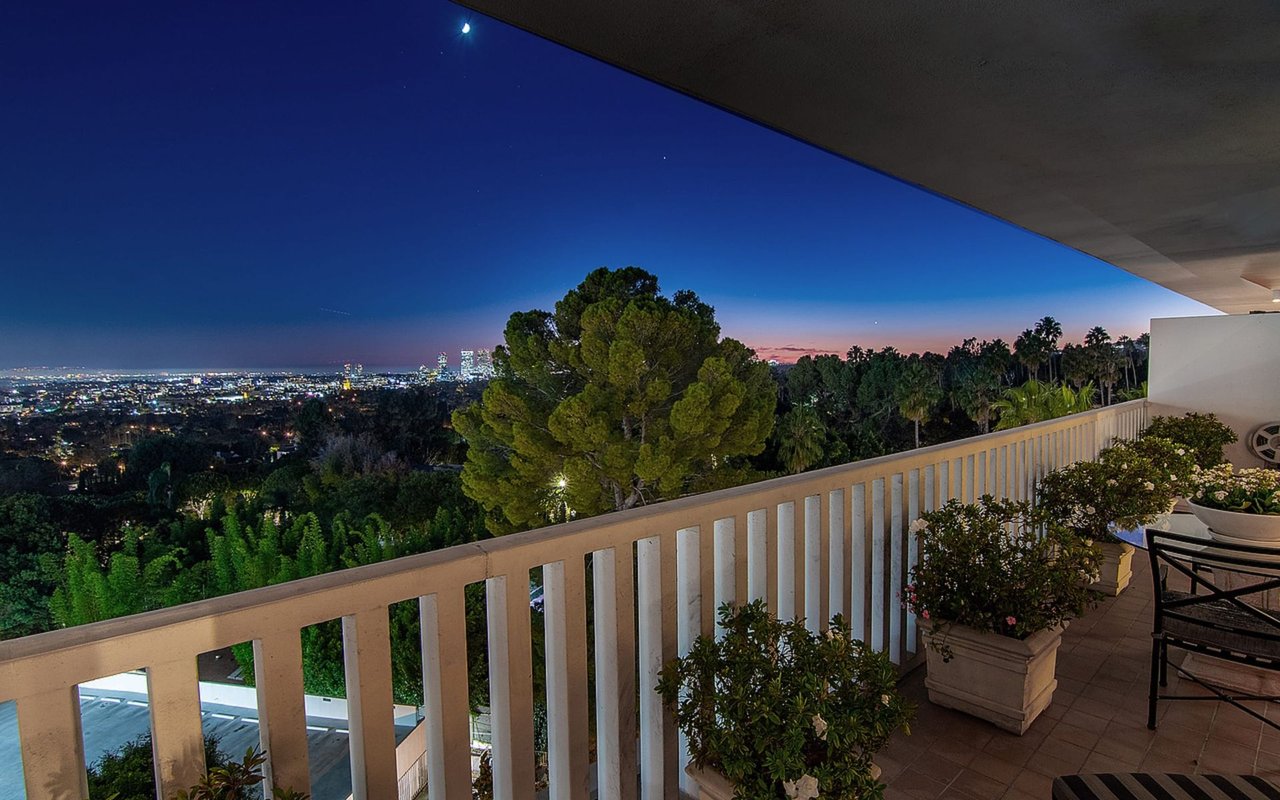 9255 Doheny Rd, #804