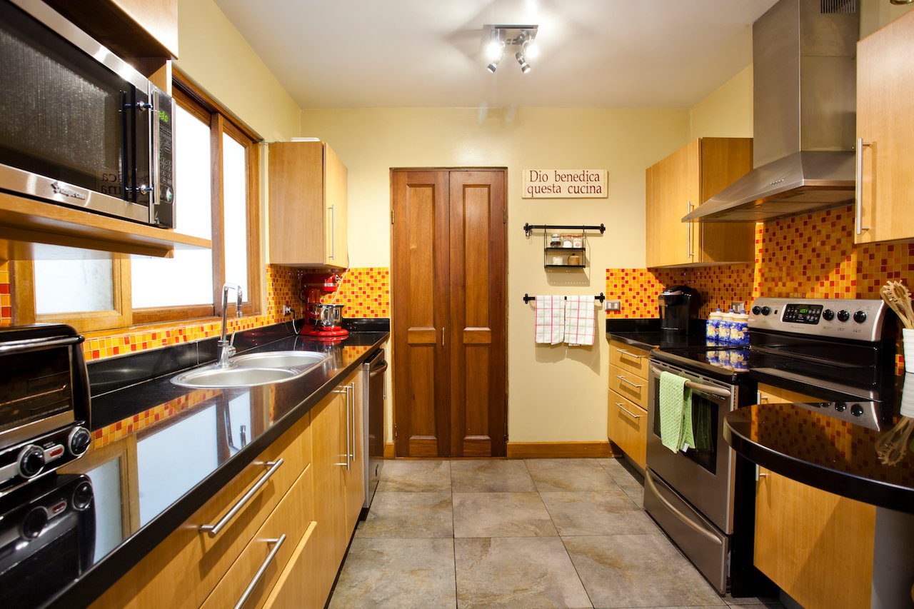 Remodeled Garden Townhome, Escazu, San Jose