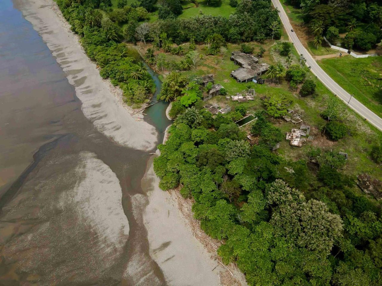 Dominical Beachfront Dream