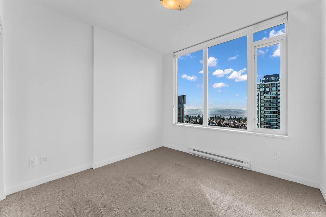 2807-6333 Silver Ave