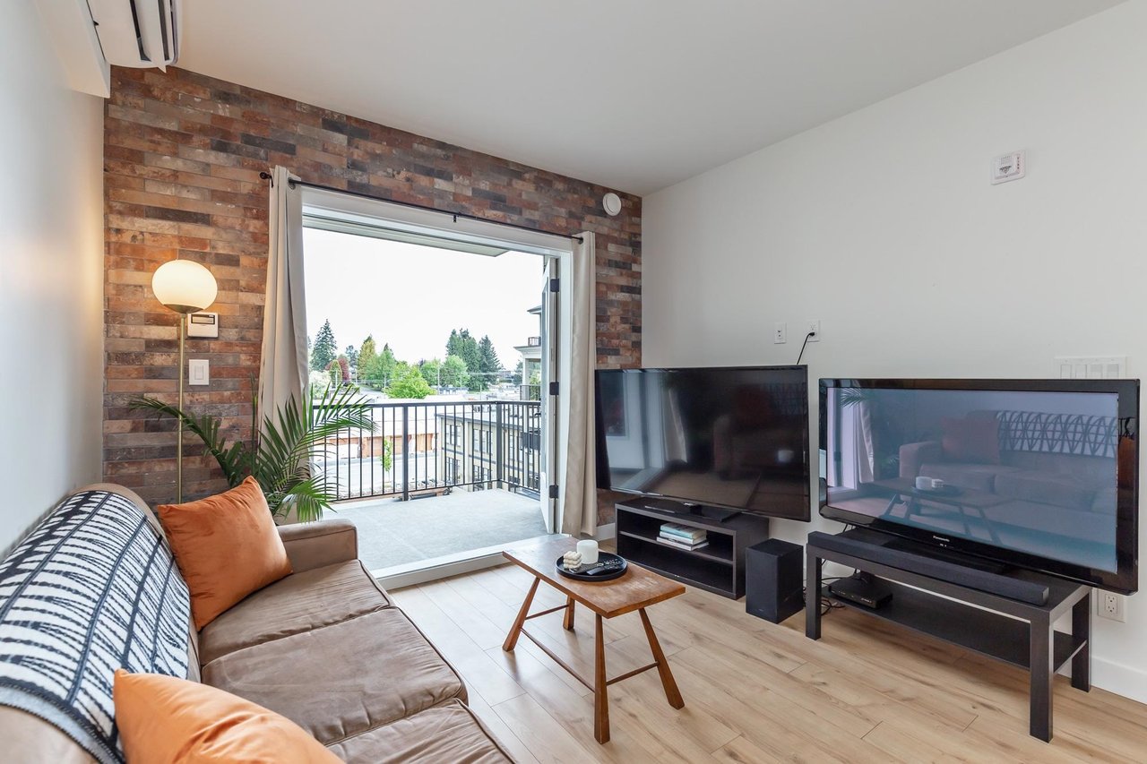 413-2493 Montrose Ave