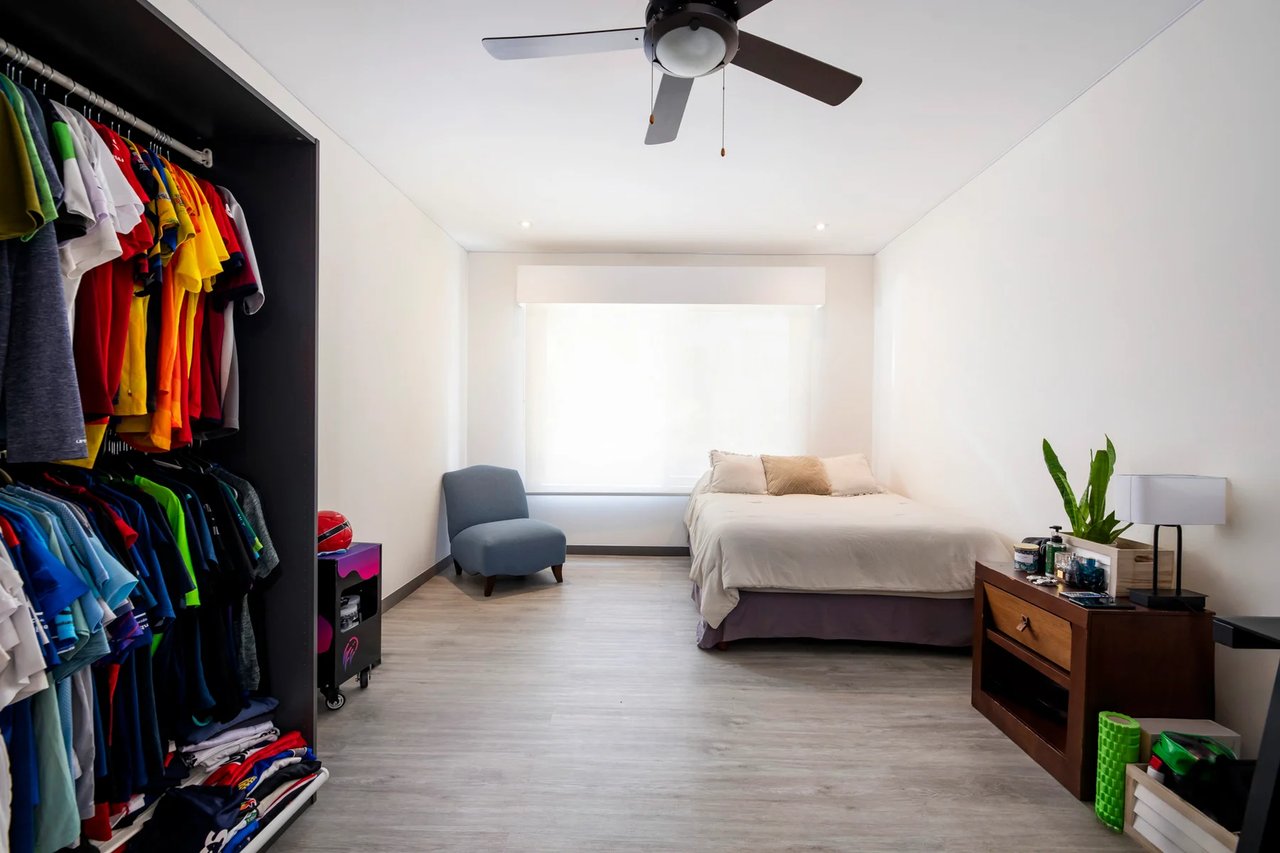Modern Mountain View Home, Ciudad Colon, San Jose