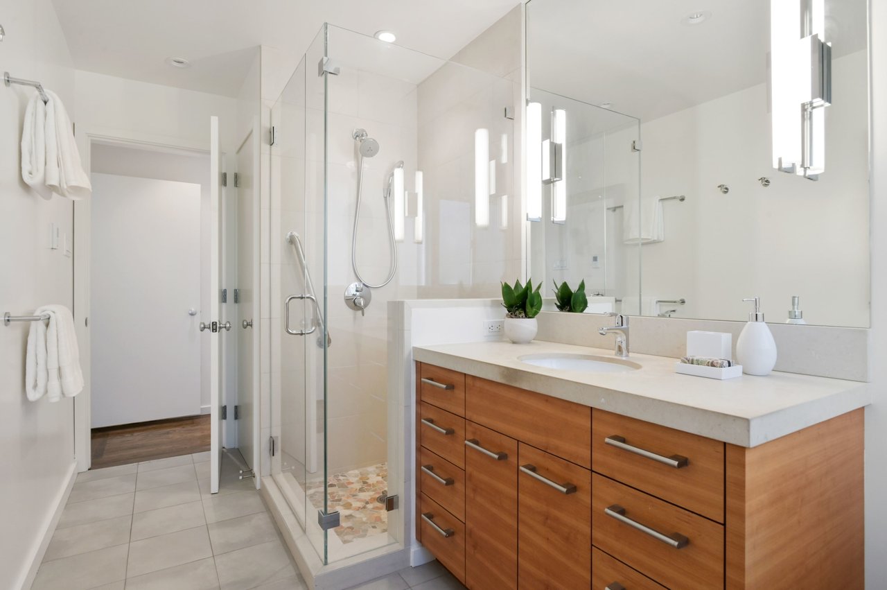 Renovated Three Bedroom Cow Hollow Condo