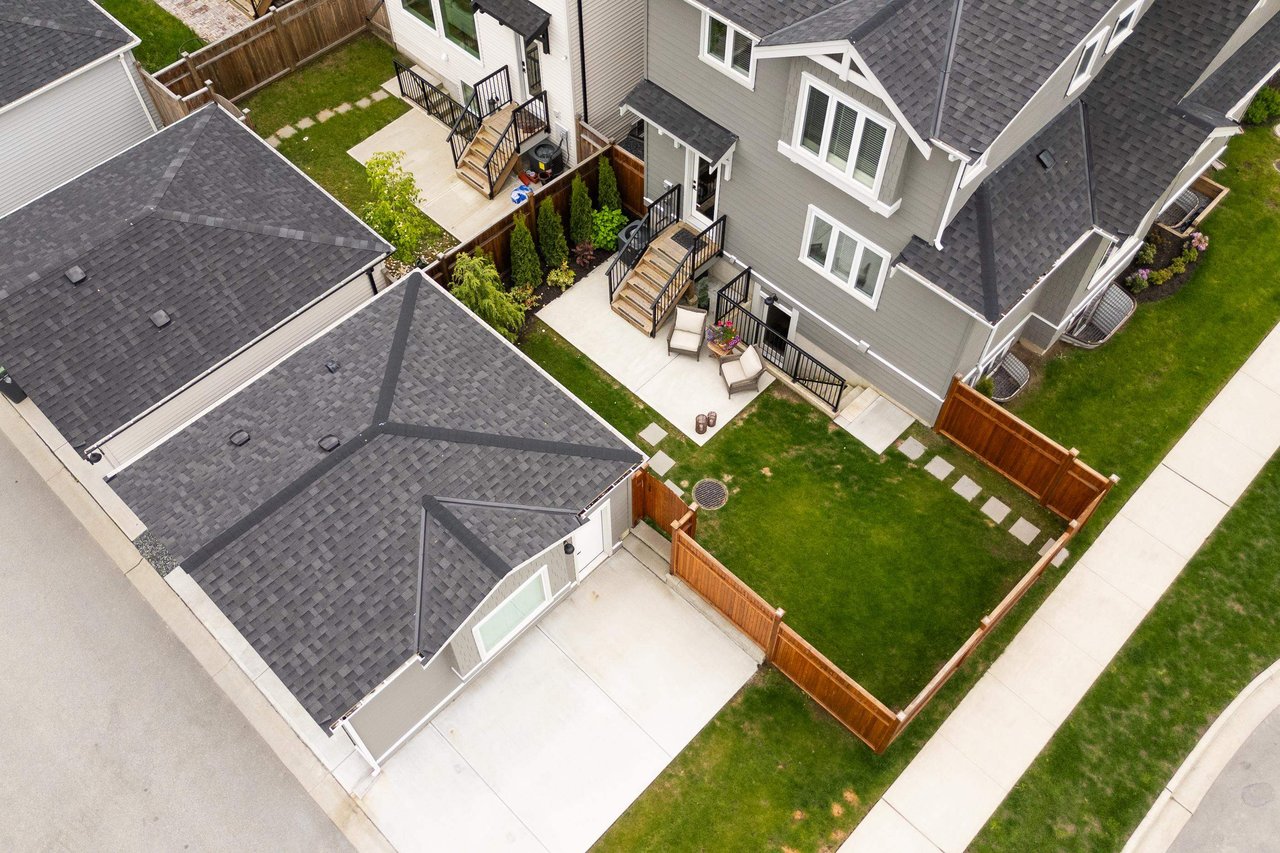 19743 75a Ave