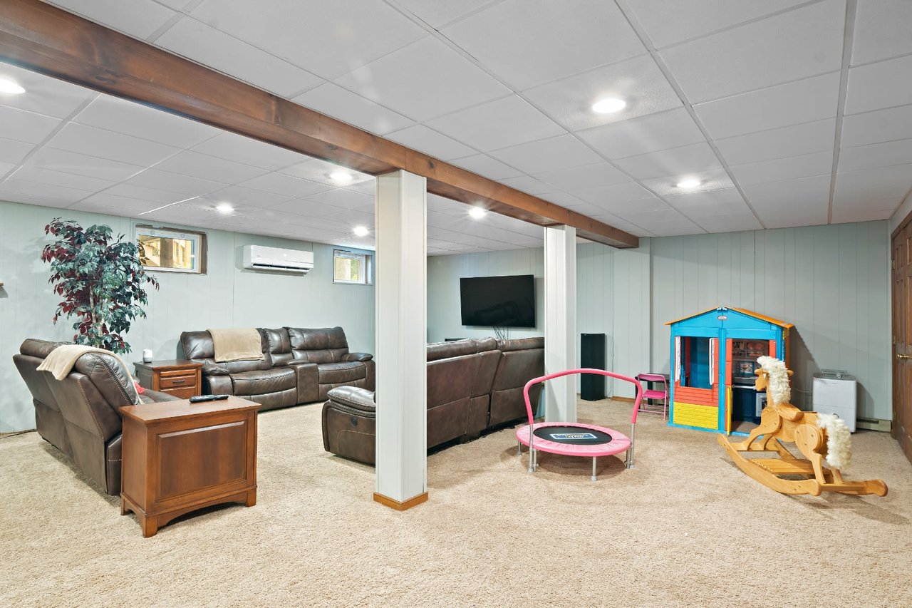 9441 Trails End Road