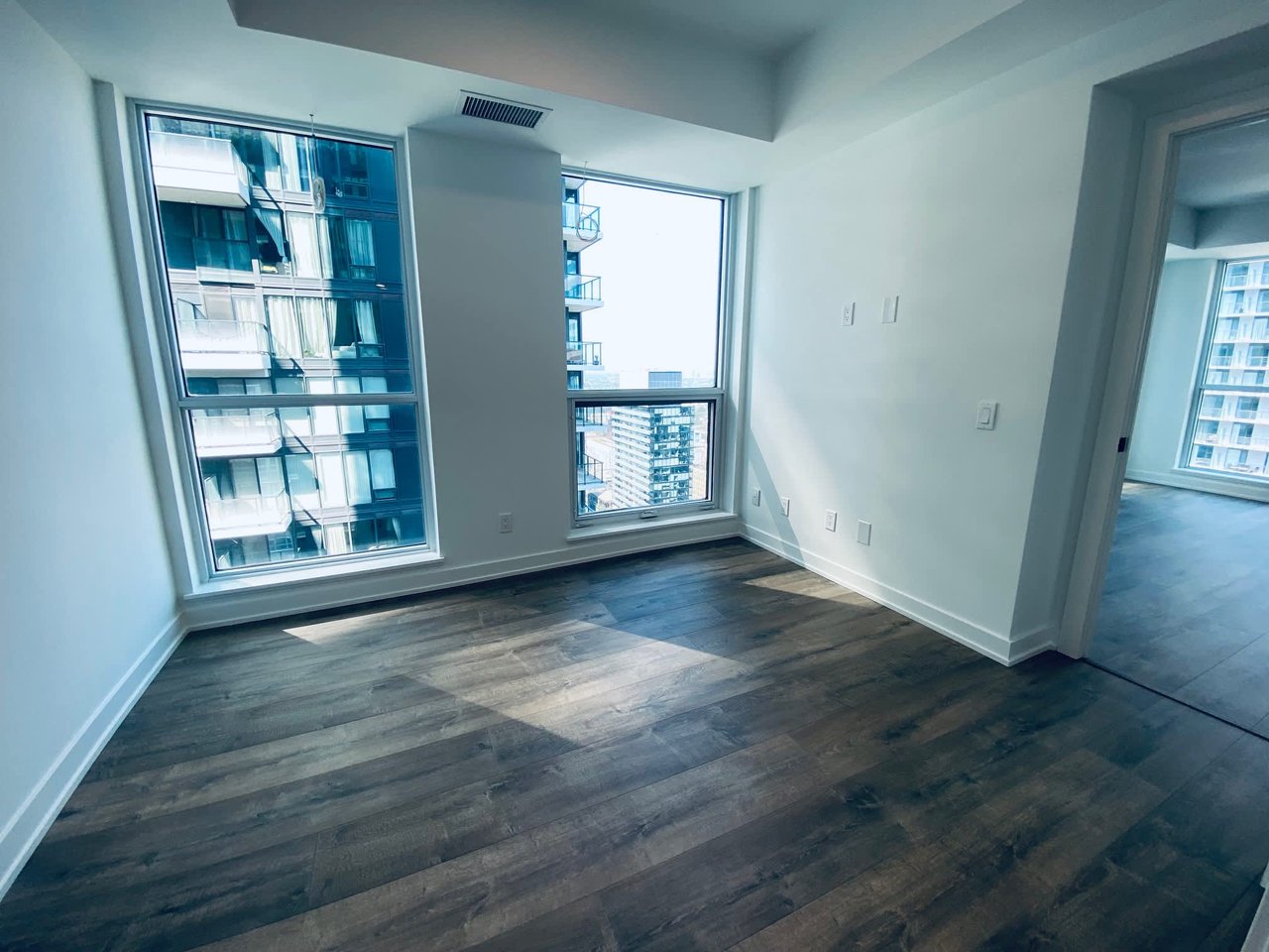 327 King St W Unit: 3805