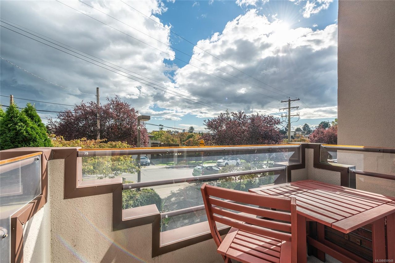 391 Burnside Rd