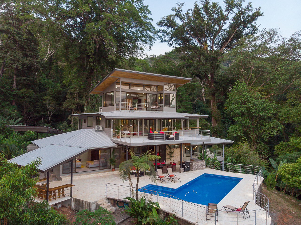 Rainforest Estate with Guest House, Dominical, Puntarenas