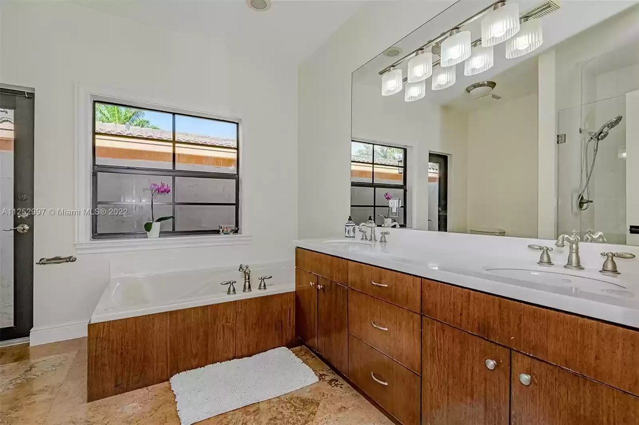 2929 Day Avenue