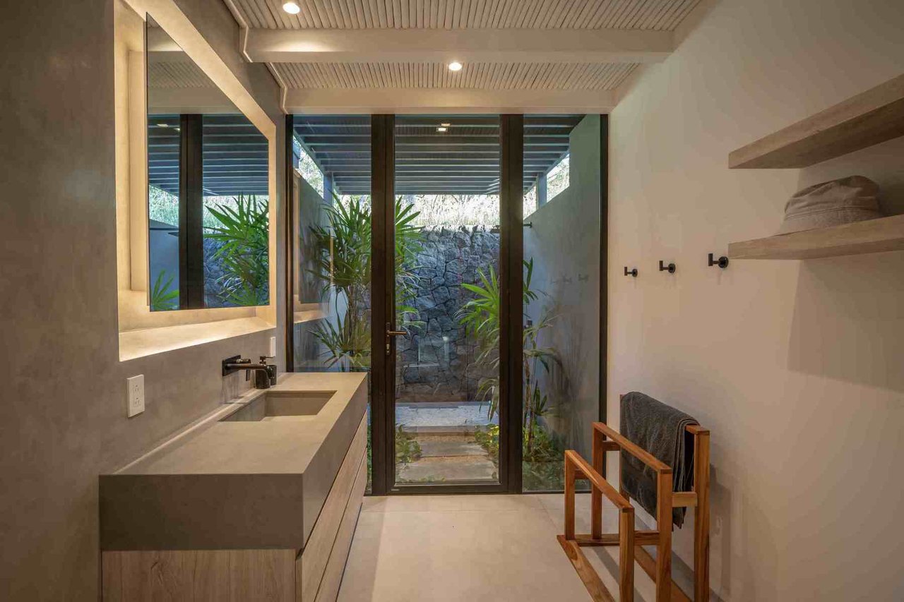 Contemporary Coastal Pool Home, Tamarindo, Guanacaste