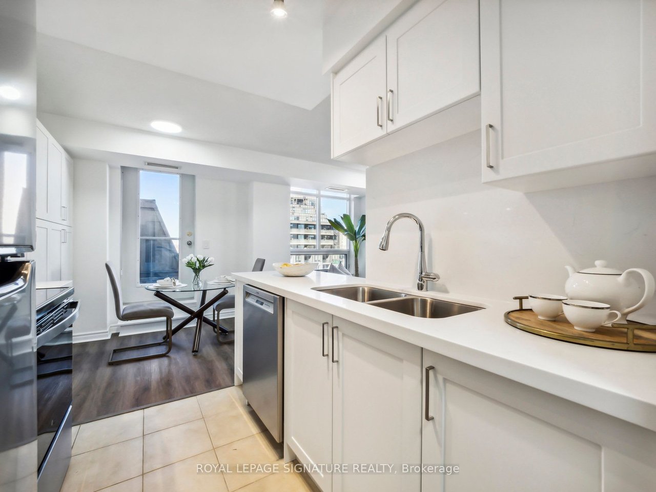 18 Kenaston Gdns 804